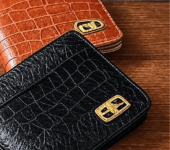 USA Men's Embossed Bifold Leather Wallet